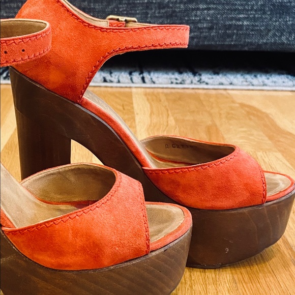CHANEL Red Suede Wooden Platform Sandals (38) - Picture 15 of 16